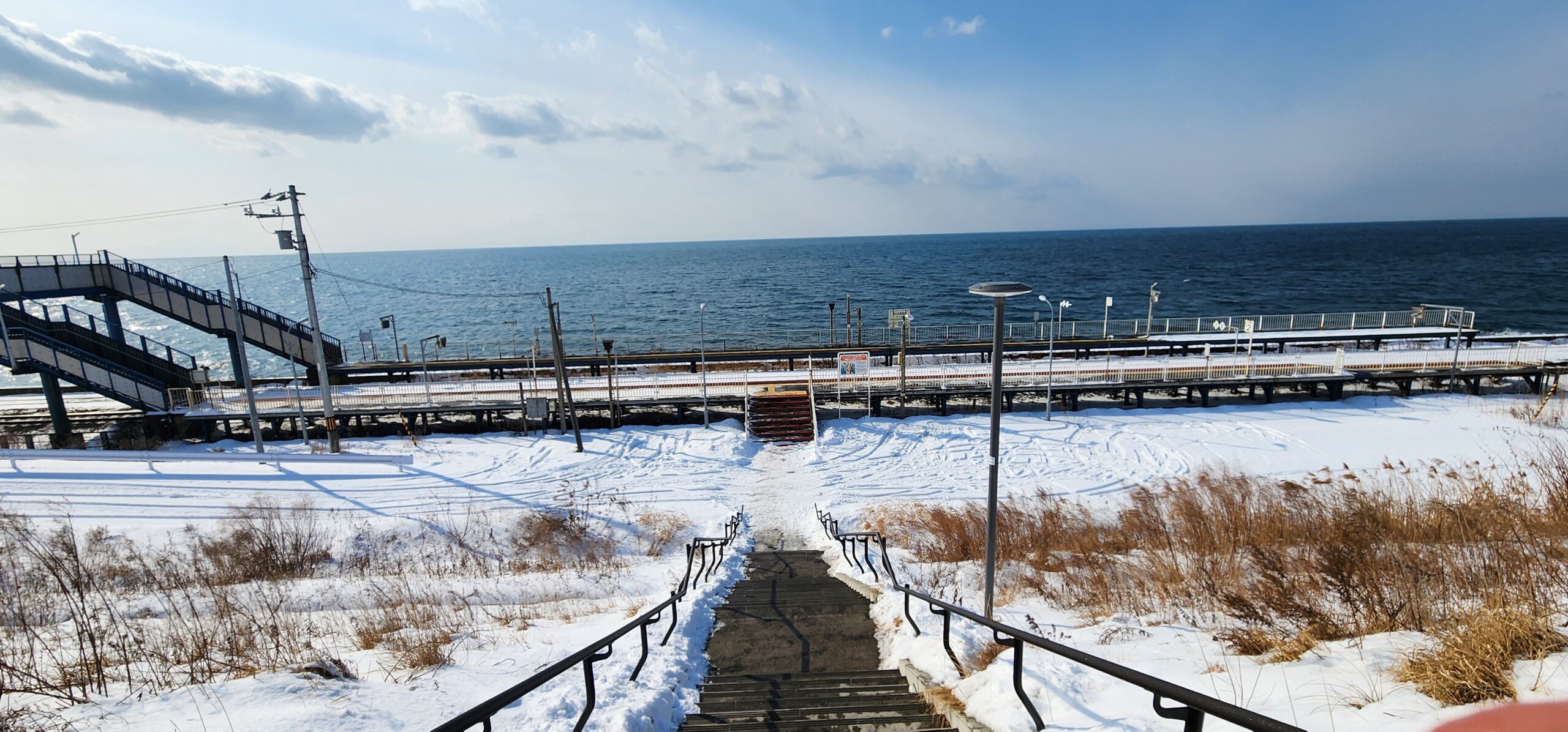 北舟岡駅と噴火湾